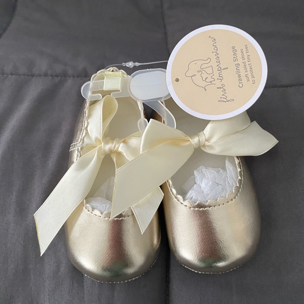 First Impression Crib Shoes Size 3 NWT